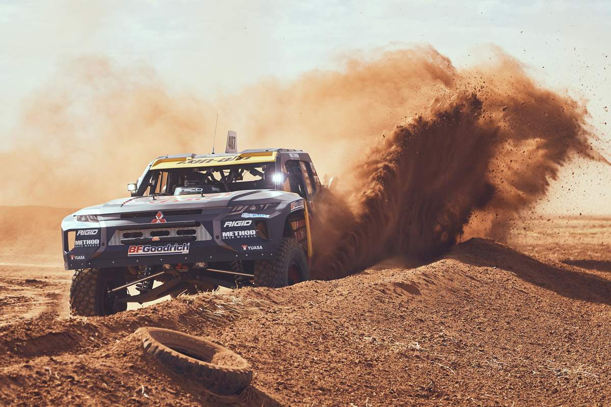 Toby Price and Mark Dutton in the #487 Mitsubishi Triton Trophy Truck at the 2021 Finke Desert Race